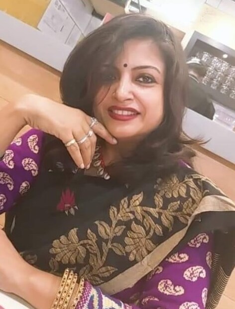সতর্ক করে ডায়েটিশিয়ান জয়তী দত্ত জানাচ্ছেন যে, এই সমস্ত ইনফ্লুয়েন্সারের ডায়েট প্ল্যান মেনে হয়তো অনেকেই সাফল্য পান। তবে এই রুটিন কিন্তু সকলের জন্য উপযুক্ত নয়। তাঁর বক্তব্য়, প্রত্যেক ডায়েট যে প্রত্যেকের জন্য উপযুক্ত, তেমনটা কিন্তু একেবারেই নয়। এতে দেহের চাপ বৃদ্ধি, লিভার, কিডনি অথবা হার্টের মতো অঙ্গের ক্ষতি এবং এমনকী অ্যালার্জিক প্রতিক্রিয়ার মতো সমস্যা দেখা দিতে পারে। সেই কারণে সোশ্যাল মিডিয়ায় প্রাপ্ত ডায়েট প্ল্যান চোখ বুজে মেনে না চলার উপর জোর দিয়েছেন ডায়েটিশিয়ান জয়তী দত্ত। কারণ প্রত্যেকের শরীরের চাহিদা ভিন্ন ভিন্ন হয়। 