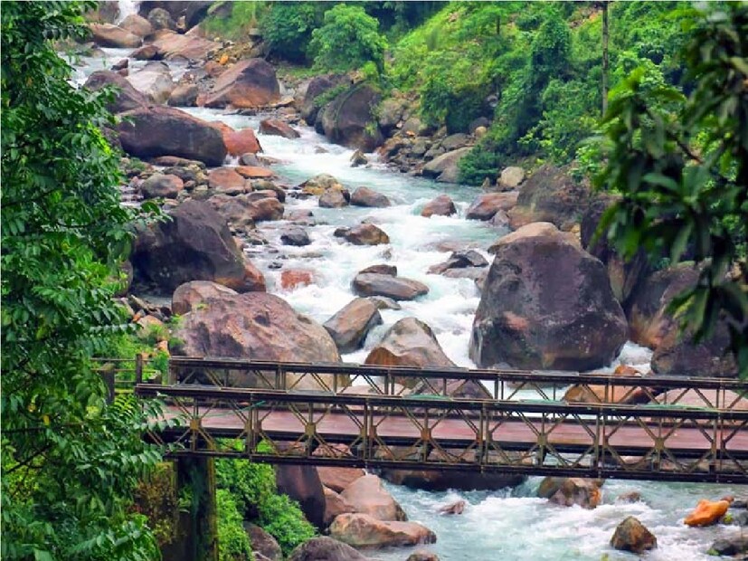 *বছরের শুরুতেই পর্যটকদের অবাক করে দিয়ে দুর্দান্ত উপহার নিয়ে হাজির বনদফতর। গরুমারা, নেওড়া ভ্যালি ওয়াচ টাওয়ারে পর্যটকদের জন্য এন্ট্রি ফি মুকুব ! পর্যটনে নতুন দিশা নিয়ে হাজির ডুয়ার্স। ভাবছেন তাহলে ঘুরতে গেলে বর্তমানে কত টাকা দিতে হবে পর্যটকদের? ফাইল ছবি।