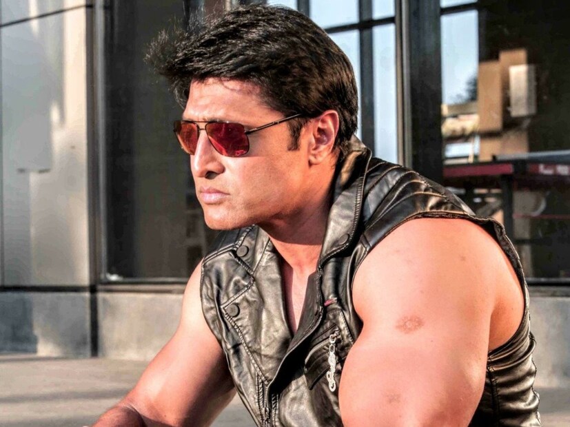 ক্রিকেটার হিসেবে ততদিনে খ&#x200d;্যাতি পেয়েছেন সলিল। তাঁর ফিল্লি কেরিয়ারের শুরুটা ভালই হয়।  ২০০০ সালে সঞ্জয় দত্তের বিখ&#x200d;্যাত ছবি ‘কুরুক্ষেত্র’ দিয়ে বলিউডে প্রবেশ করেন সলিল। 