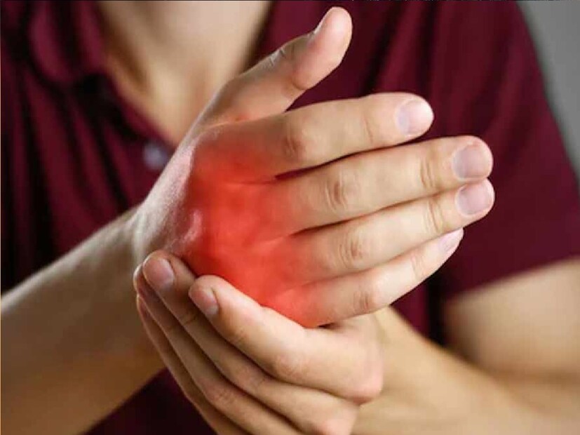 *মৃতের পরিবার, ভাইপো ধীমান লোহার জানান, জেঠু ট্রাক্টর চালাতেন। কদিন অসুস্থ ছিলেন। ডায়রিয়া হওয়ায় ওষুধ কিনে খান। ঠিক হয়ে গিয়েছিল। হঠাৎ কাল থেকে বাড়াবাড়ি হয়। হাত পা পরে যায়। শ্বাসকষ্ট শুরু হয়। তখন ধনিয়াখালি হাসপাতালে নিয়ে যাওয়া হয়। সেখান থেকে কলকাতা মেডিক্যাল কলেজে রেফার করা হয় আজ। সংগৃহীত ছবি। 