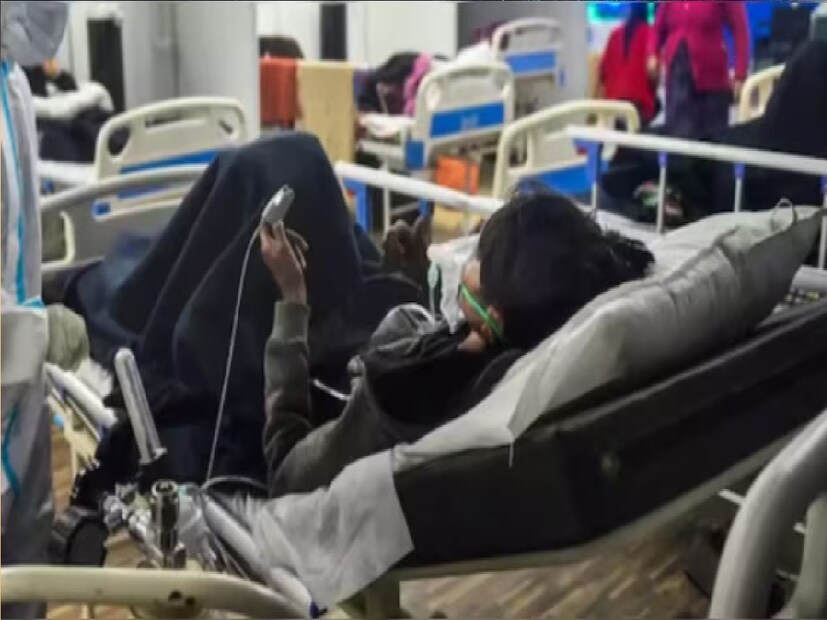 *গুলেইন বারি উপসর্গ নিয়ে অসুস্থ গুড়াপের এক ব্যাক্তির মৃত্যু হল কলকাতার হাসপাতালে। সতীনাথ লোহার নামে ৪৮ বছরের ওই ব্যক্তির উপসর্গ দেখে গুলেন বারি হতে পারে সন্দেহ ছিল চিকিৎসক শুভ্র ভট্টাচার্যের। তার প্রেসক্রিপশনে লেখেন সেই কথা। প্রতিবেদনঃ রাহী হালদার। সংগৃহীত ছবি। 