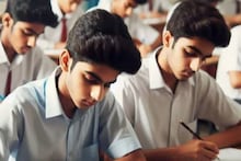 জুতো খুলে উচ্চ মাধ্যমিক পরীক্ষাকেন্দ্রে ঢুকছেন পরীক্ষার্থীরা, কেন? দেখুন