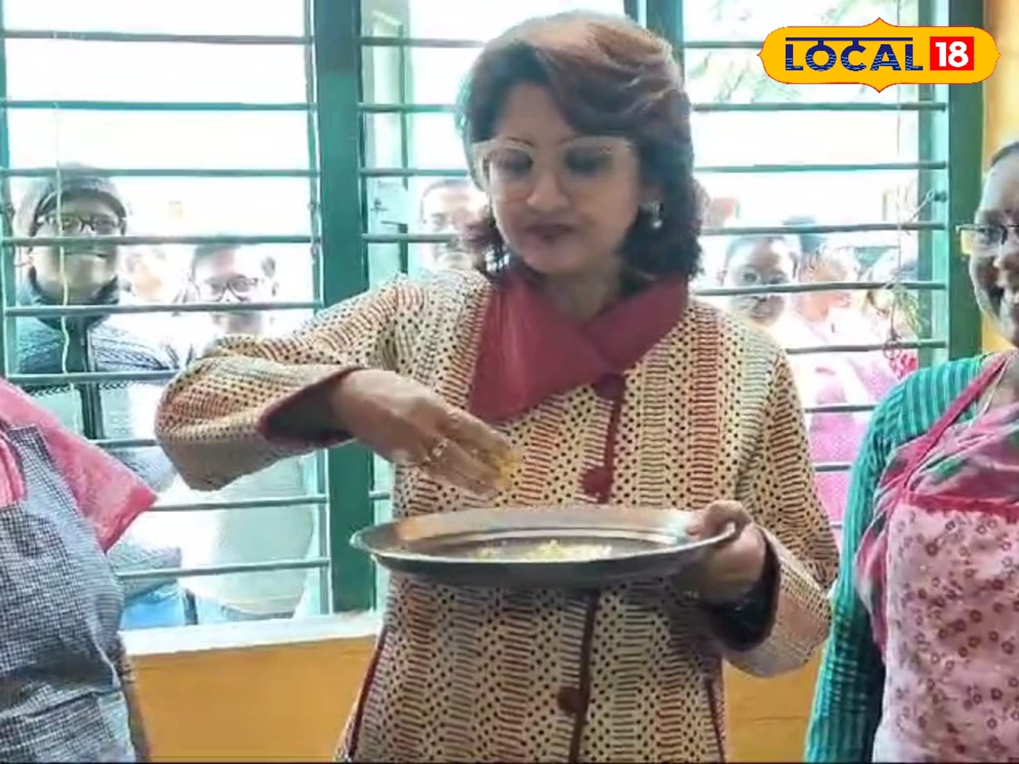 হুগলির স্কুলে গিয়ে মিড-ডে মিল খেলেন রচনা, খাবার মুখে দিতেই হতবাক নেত্রী! তারপর?