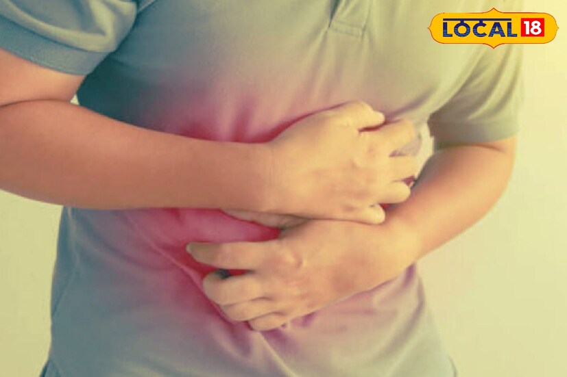 হজমের সমস্যায় ভোগেন না এমন মানুষ খুঁজে পাওয়া অনেকটা কঠিন। কখনও একটু বেশি তেল-মশলার খাবার খেলেই হজমের সমস্যায় পড়ে থাকেন অনেকে। হজমের সমস্যায় ভোগেন না এমন মানুষ খুঁজে পাওয়া অনেকটা কঠিন। কখনও একটু বেশি তেল-মশলার খাবার খেলেই হজমের সমস্যায় পড়ে থাকেন অনেকে।