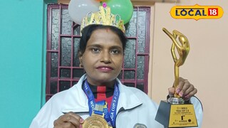 পুরস্কার হাতে স্বর্ণপদক জয়ী গীতাঞ্জলি মাপা