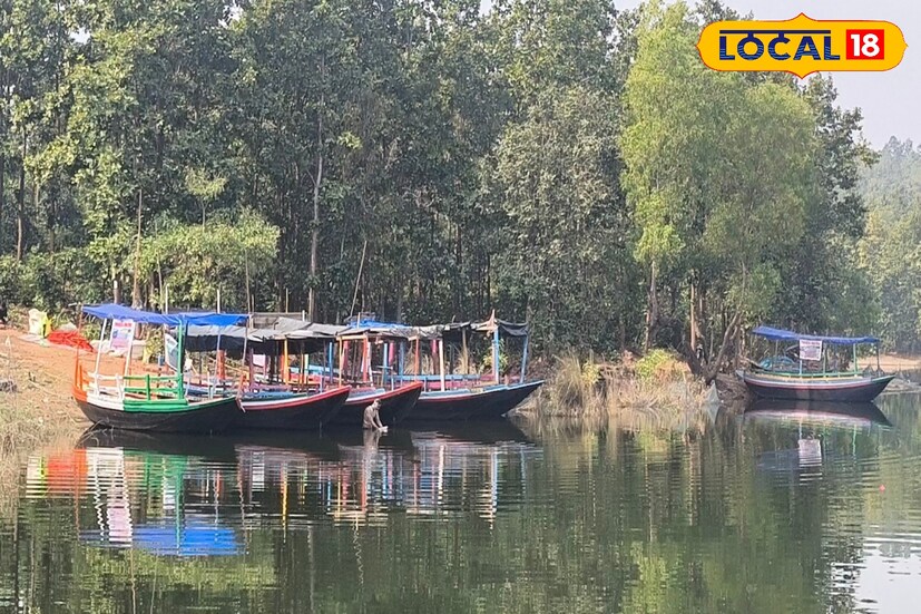 বাঁকুড়া শহর থেকে ঝিলিমিলির দূরত্ব ৭০ কিলোমিটার, মুকুটমণিপুর থেকে ৪৫ কিলোমিটার। ঝিলিমিলি থেকে সোজা চলে আসতে হবে, রাইতারা গ্রাম। সেই গ্রামের পাশেই রয়েছে বিশাল একটি জঙ্গল বেষ্টিত জলাধার, নাম তালবেড়িয়া।