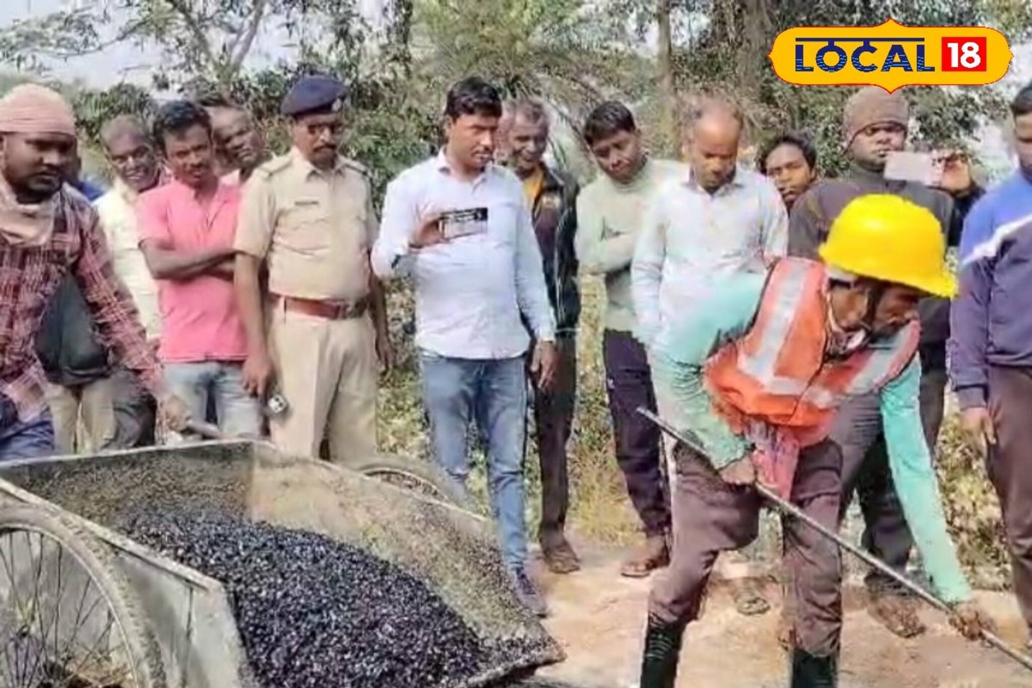 জঙ্গলমহলে প্রথম তৈরি হচ্ছে প্লাস্টিকের রাস্তা! মজাটা কোথায় জানেন?