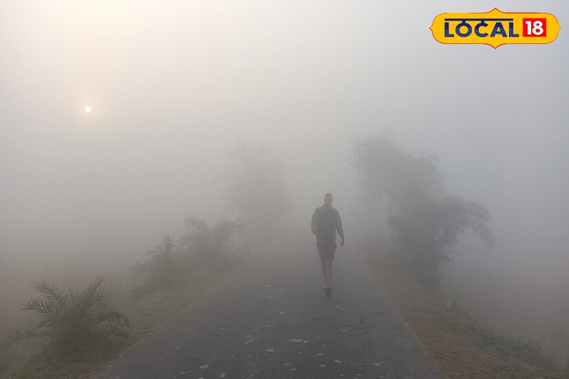 মালদহ: ফের ঘন কুয়াশায় ঘেরা গৌড়বঙ্গের আকাশ। গত কয়েকদিন তেমন কুয়াশা ছিল না। সপ্তাহের শুরুতেই ফের ঘন কুয়াশা চারদিকে। সঙ্গে ঠাণ্ডার দাপট বাড়ছে।