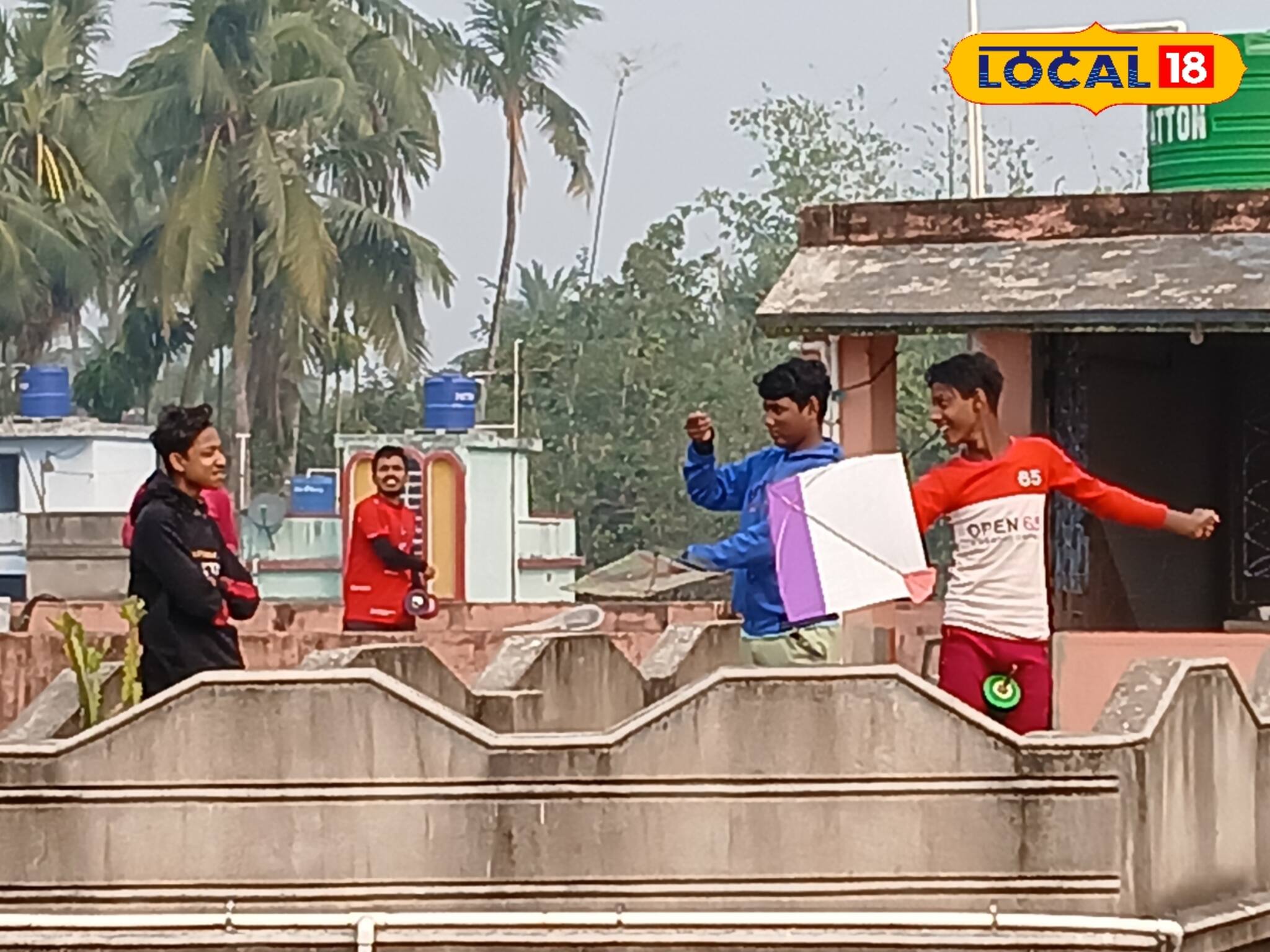 বিশ্বকর্মা পুজো নয়! মকর সংক্রান্তিতেও আকাশ জুড়ে ঘুড়ির কাটাকুটি...কোথায় জানেন?