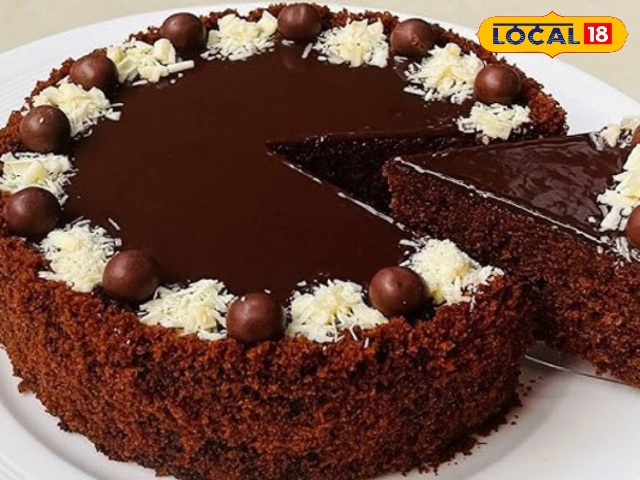 অনলাইনে কেকের ব্যবসা করে স্বনির্ভর হচ্ছেন বিশ্ববিদ্যালয়ের পড়ুয়া