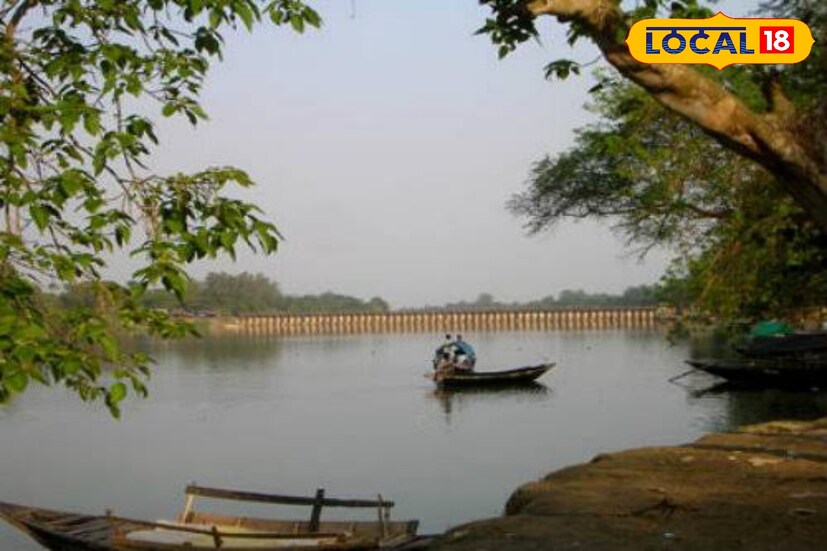 এর কাছেই ভাগীরথী ও দামোদর নদীর সঙ্গমস্থল। পাশেই রয়েছে গড়চুমুক চিড়িয়াখানা। ফলে দিন দিন আকর্ষণ বাড়ছে এই গড়চুমুক পর্যটন কেন্দ্রে। 