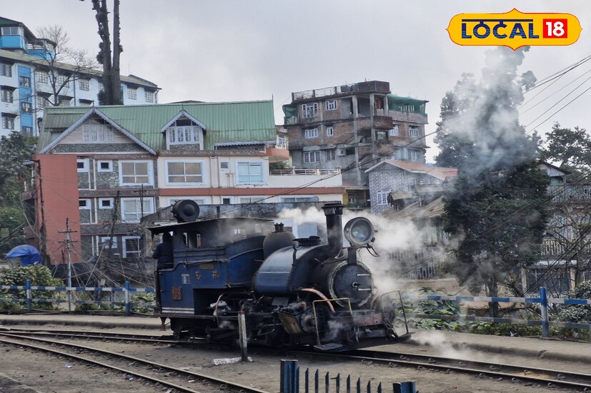 বৃষ্টির পরেই শৈলশহরে তিন থেকে চার ডিগ্রী পারদ নেমেছে। দার্জিলিংয়ের সর্বনিম্ন তাপমাত্রা চার ডিগ্রি ছুঁইছুঁই। বৃষ্টি যেন পিছু ছাড়ছে না উত্তরবঙ্গের। চলতি মাসে বৃষ্টির সাথে সাথে হতে পারে তুষারপাত।