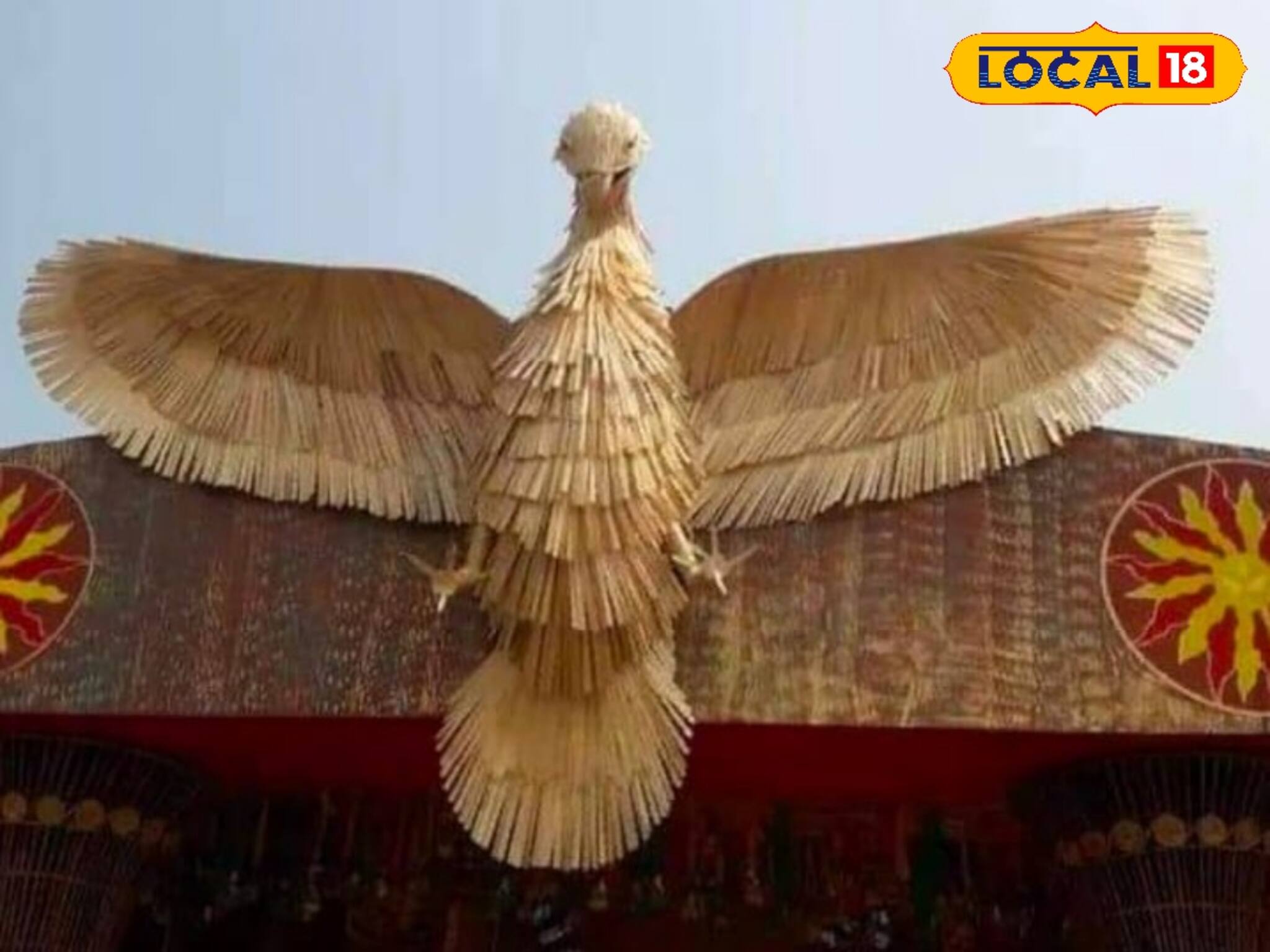 বাঁশ শিল্পকে বাঁচিয়ে রাখতে ৩০ বছর ধরে বাঁশের কাজ করছেন পরেশ