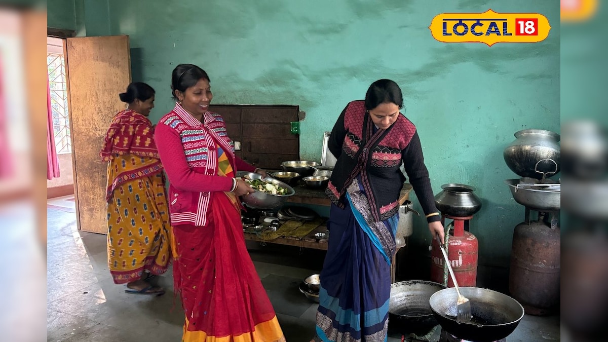 আশ্চর্য! এই হোটেলে যেদিকে তাকাবেন শুধু মহিলা…! তাঁরাই ‘সব’! কেন জানেন? Ladies directed hotel women-do-everything-in-this-hotel-in-burdwan-know-the-details East Bardhaman News