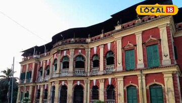 ঐতিহাসিক