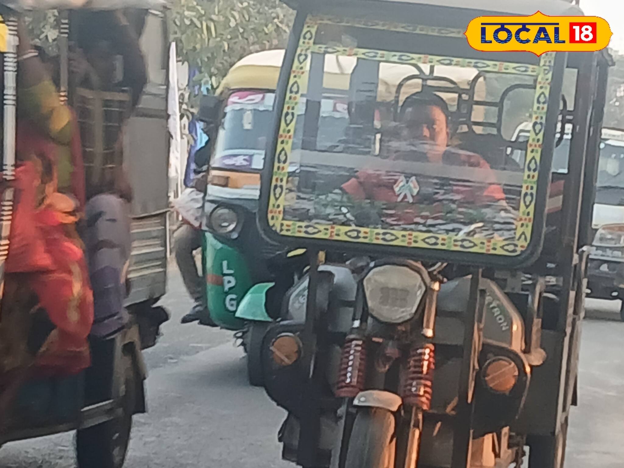 ২০ হাজার টোটোর 'ব্যবস্থা' হয়ে গেল, টোটোচালকদের জন্য বড় সিদ্ধান্ত প্রশাসনের