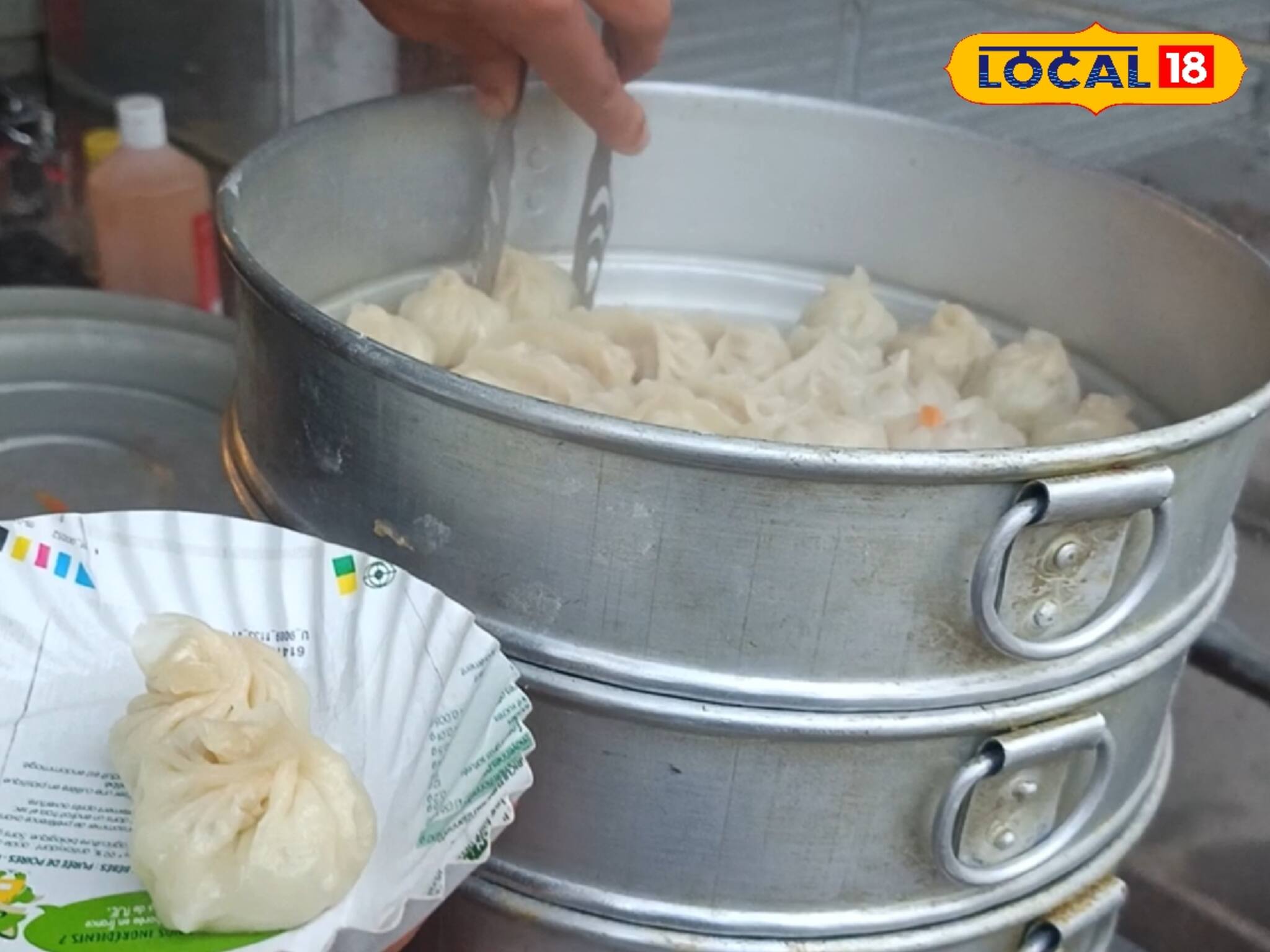 আচমকা ভাইরাল খাবারের দোকান! দূরদুরান্ত থেকে মোমোর লোভে ছুটে আসছেন ক্রেতারা
