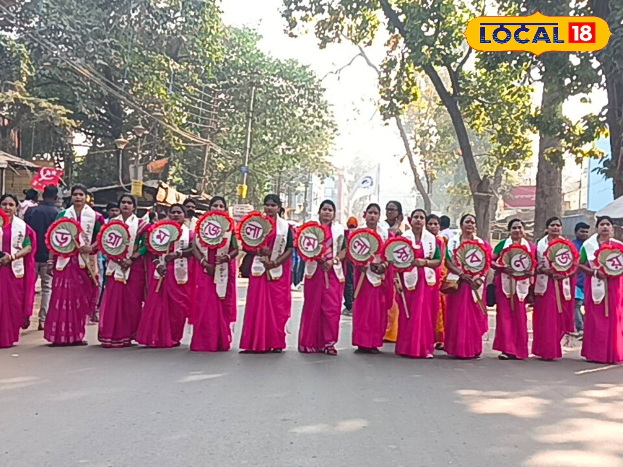 Jhargram News: ১২০০-র বেশি দোকান, ১৫ লাখের বেশি মানুষের সমাগম! ঝাড়গ্রামে চলছে ঐতিহ্যবাহী মেলা