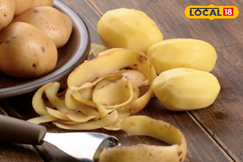 রান্না করতে গিয়ে তরকারিতে বেশি জল দিয়ে ফেলেছেন? কুছ পরোয়া নেহি, আলু সেদ্ধ করে সেটা চটকে তরকারিতে দিতে দিন। গ্রেভি ঘন হয়ে যাবে। 