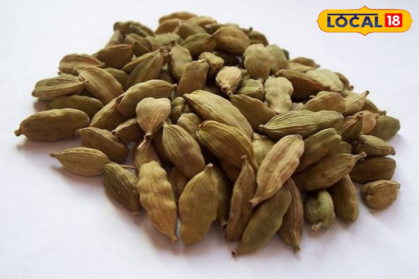 ব্রঙ্কাইটিস হলে এলাচ খুবই উপকারে লাগে।এলাচ এই প্রদাহ থেকে মুক্তি দেয়। এমনকি ব্রঙ্কাইটিসের সমস্যা থেকেও রেহাই দেয়।