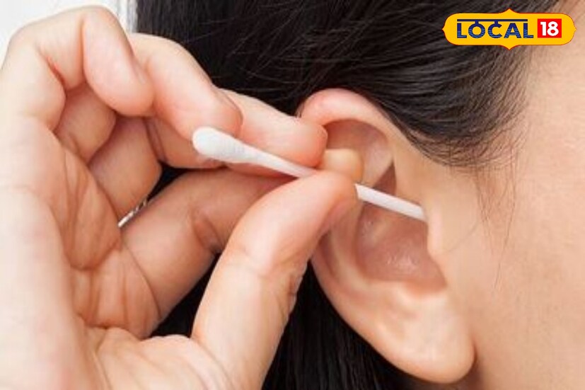 কান পরিষ্কার করতে কটন বাড ব্যবহার করা উচিৎ নয়। কানের খালকে জ্বালাতন করতে পারে এবং ময়লা ভিতরে ঠেলে দিতে পারে। এটি অপসারণ করা আরও কঠিন করে তোলে।