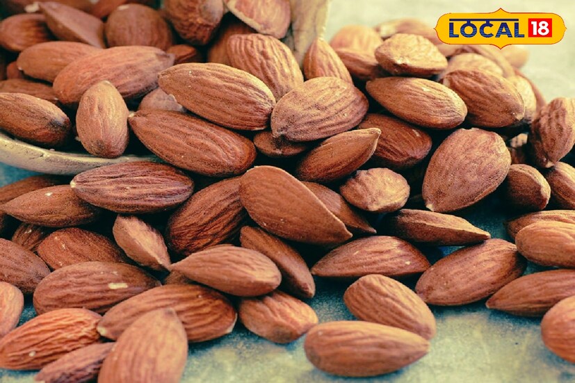 আমন্ডের খোসা ত্বককে যে কোনও ধরনের অ্যালার্জি‌, চুলকানি, র&#x200d;্যাশ, প্রদাহ ও অন্যান্য চর্মরোগের হাত থেকে সহজে রক্ষা করতে পারে।