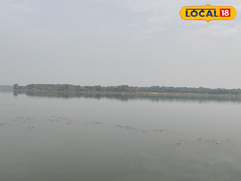 শুক্রবার দার্জিলিং জলপাইগুড়ি কোচবিহার এবং আলিপুরদুয়ারে কুয়াশার সতর্কতা জারি থাকবে। তুষারপাতের সম্ভাবনা রয়েছে দার্জিলিং-এ। এছাড়াও উত্তরের শীতের প্রভাব দেখা যাবে।