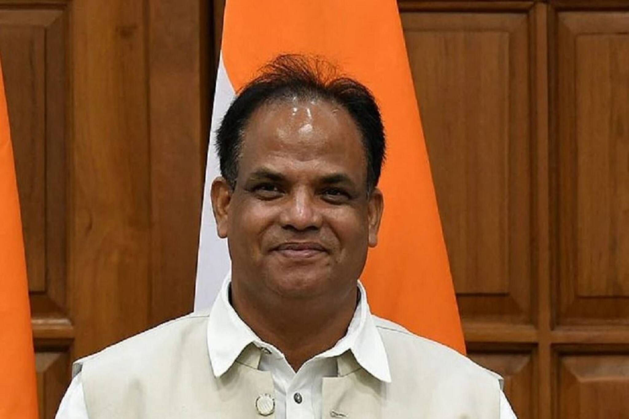 চা বলয়ে রাজনৈতিক ফুল বদলের জল্পনা... পদ্ম ছেড়ে ঘাসে যোগ দিচ্ছেন জন বার্লা?