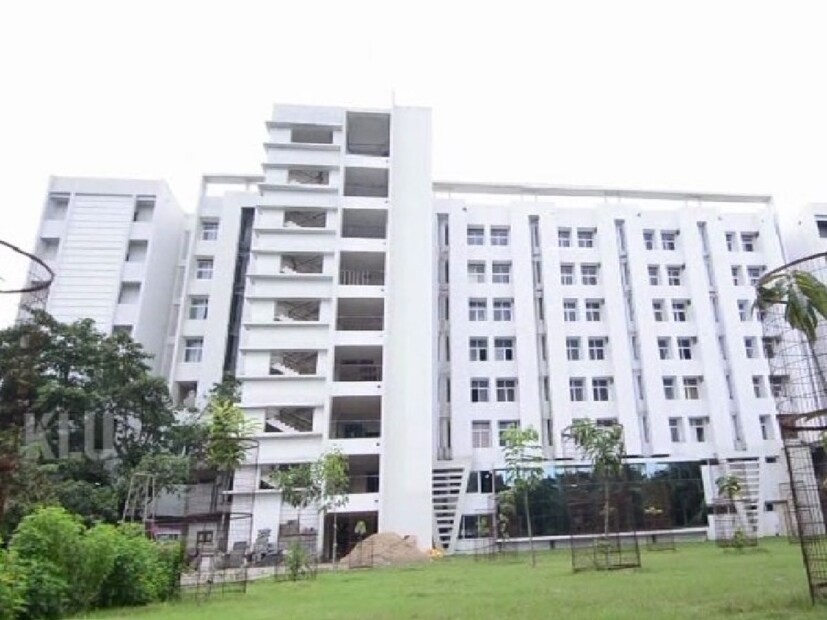 9. **KL বিশ্ববিদ্যালয়, গুন্টুর (র‌্যাঙ্ক ৩৫)** ২০০৯ সালে ডিমড বিশ্ববিদ্যালয় হিসাবে ঘোষণা করা হয়। এটি উচ্চতম প্যাকেজ ₹২৭ লাখ/বছর এবং গড় প্যাকেজ ₹৬.৯৫ লাখ/বছর প্রদান করে। 