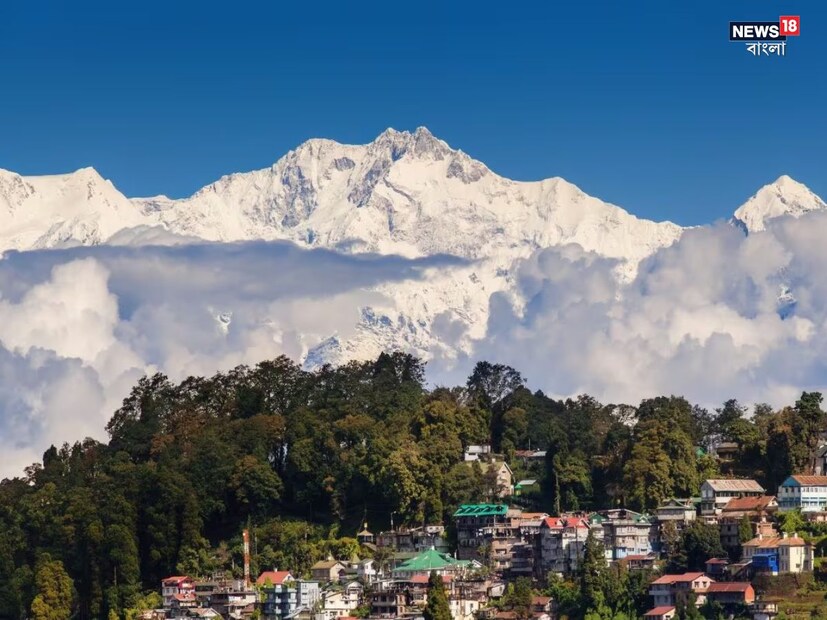 দার্জিলিং বেড়াতে গিয়ে ফের মৃত্যু হল বাঙালি পর্যটকের। মৃত ব্যক্তির নাম রাজনারায়াণ দে, বয়স ৫৫ বছর। তিনি পূর্ব বর্ধমান জেলার বাসিন্দা। 