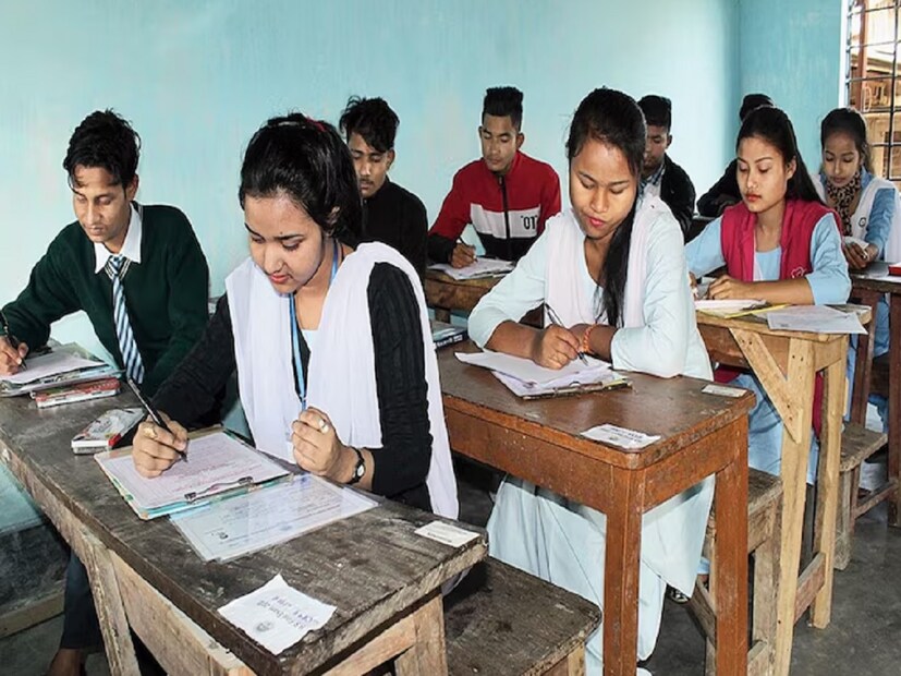 প্রশ্ন ৫: কোন প্রাণী জীবনে ঘুমোয় না?উত্তর ৫: পিঁপড়ে। আসলে পিঁপড়ের চোখের পাতা নেই। তাই চোখ বন্ধ করতে পারে না। তবে, এর জন্য পিঁপড়ের কোনও অসুবিধা হয় না।