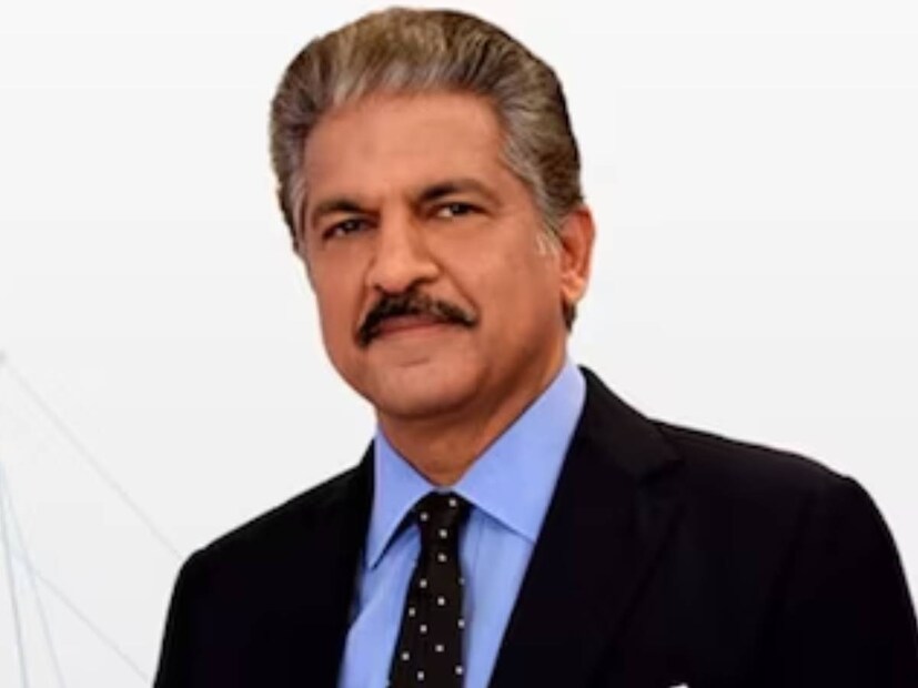 সম্প্রতি এলঅ্যান্ডটির চেয়ারম্যান রবিবার ছুটি নেওয়া নিয়ে প্রশ্ন তোলেন এবং বলেন, “কর্মীরা স্ত্রীর দিকে কতক্ষণ তাকিয়ে থাকতে পারবেন”। তিনি আরও বলেন, “আমি যদি আপনাদের দিয়ে রবিবার কাজ করাতে পারি, তা হলে আমি আরও খুশি হব, কারণ আমি নিজে রবিবার কাজ করি”।