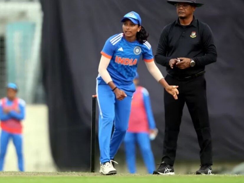প্রসঙ্গত, ভারতীয় মহিলা ক্রিকেট দলের হয়ে ৩টি একদিনের ম্যাচ ও ৪টি টি-২০ ম্যাচ খেলেছেন। প্রিয় কাকিমার এমন মৃত্যুতে শোকাহত তিনিও। ওয়ানড়ের সাংসদ প্রিয়াঙ্কা গান্ধীও ঘটনায় শোকবার্তা জানিয়েছেন। 
