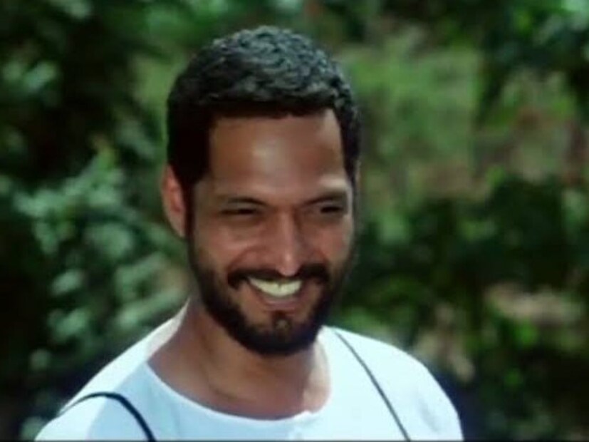 1990 এর দশকের গোড়ার দিকে, নানা তাঁর ‘প্রহর’ ছবিতে কাজ করার সময় তিন বছর সেনাবাহিনীর মারাঠা লাইট ইনফ্যান্ট্রির সঙ্গেই প্রশিক্ষণ নিয়েছিলেন। 