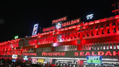 কী হল শিয়ালদহে? কী হল শিয়ালদহে?