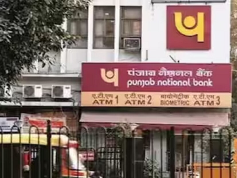 কেওয়াইসি মানে হল ‘নো ইওর কাস্টমার’। এটা একটা প্রক্রিয়া, যার মাধ্যমে ব্যাঙ্ক বা সংস্থা গ্রাহকের পরিচয় নিশ্চিত করে। ভারতীয় রিরিজার্ভ ব্যাঙ্কের নিয়ম অনুযায়ী, গ্রাহকদের কেওয়াইসি প্রক্রিয়া মেনে চলা বাধ্যতামূলক। অ্যাকাউন্ট খোলার পর নির্দিষ্ট সময় অন্তর ব্যাঙ্ক বা কোম্পানি কেওয়াইসি আপডেটের বার্তা পাঠায়। গ্রাহককেও সেই অনুযায়ী কেওয়াইসি আপডেট করতে হয়।