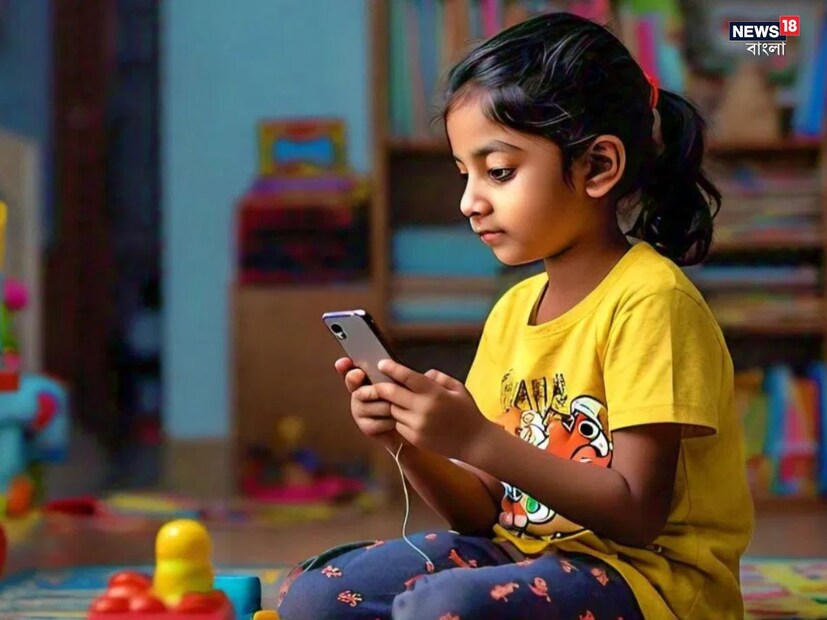 রুটিন বদলান। সন্তানদের জন্য স্ক্রিন টাইমের জন্য একটি নির্দিষ্ট রুটিন সেট করা গুরুত্বপূর্ণ। বাচ্চাদের বলুন, তাদের টিভি, ফোন হোক বা ট&#x200d;্যাব, স্ক্রিনে কোনও কিছু দেখার জন&#x200d;্য বরাদ্দ সময় মাত্র ১ ঘণ্টা। এক্ষেত্রে অভিভাবকদের একটু কঠোর হতে হবে।(Disclaimer: এই প্রতিবেদনটি কেবলমাত্র সাধারণ তথ্যের জন্য, তাই বিস্তারিত জানতে হলে সর্বদা বিশেষজ্ঞের পরামর্শ নিন)