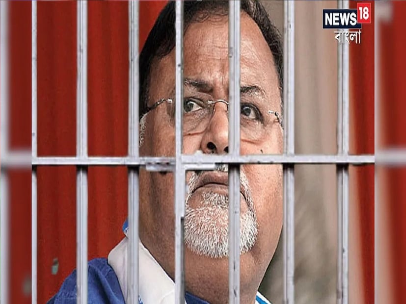 পার্থ'র জেলমুক্তি নির্ভর করছে নিম্ন আদালতের উপর। এসএসসি মামলায় পার্থ চট্টোপাধ্যায়কে জামিনে সুপ্রিম কোর্ট শর্ত দেয়, গুরুত্বপূর্ণ ৮ সাক্ষী সম্পূর্ণ না হওয়া পর্যন্ত জেল থেকে বেরোতে পারবে না পার্থ। 