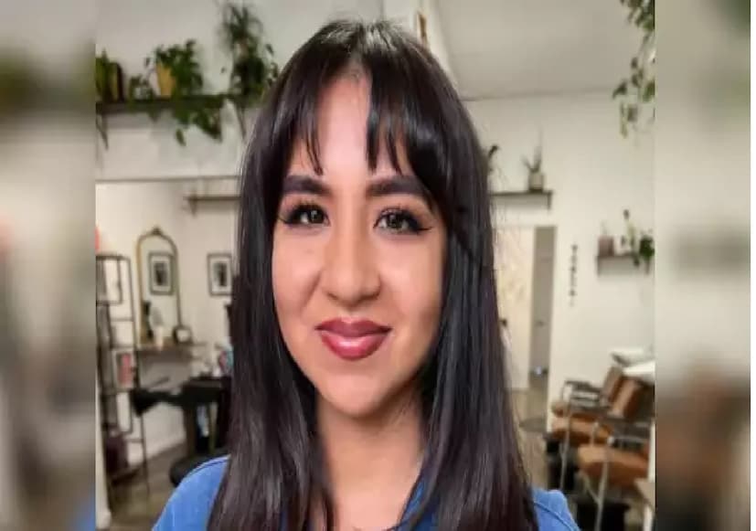 **মোটা বা মাংসল নাক (Fleshy Nose)** যাদের নাক মোটা বা মাংসল, তারা তীক্ষ্ণ এবং বিচক্ষণ প্রকৃতির হয়ে থাকেন। - **গুণাবলি:** সংবেদনশীল, আবেগপ্রবণ এবং সতর্ক। - **স্বভাব:** এরা নিজের পরিকল্পনা নিয়ে গভীরভাবে ভাবেন এবং দ্রুত কাজ করেন। - **বিশেষত্ব:** নিজের মানুষদের খুব যত্ন নেন এবং বিশ্বস্ত থাকেন। 