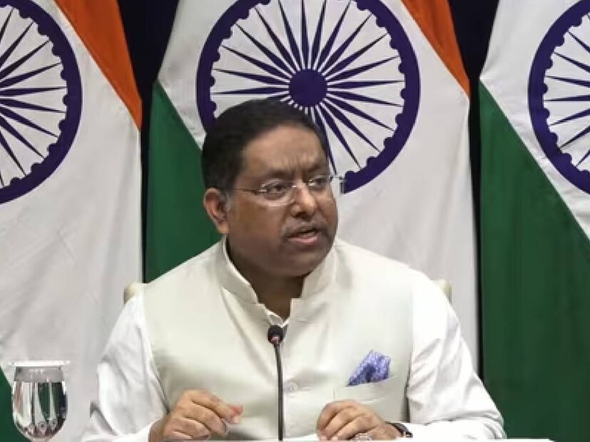 সেই নিয়ে বিদেশ মন্ত্রক বলেছে, “আমরা বাংলাদেশের সঙ্গে মিলে সীমান্তে অপরাধ, পাচার- সহ সব রকম অপরাধমুক্ত করার জন্য বদ্ধপরিকর”। Image: PTI