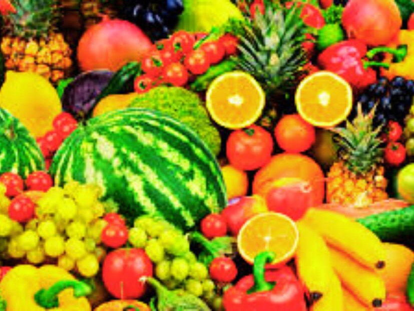 পেয়ারাতে জলের পরিমাণ বেশি থাকে ৷ এতে চিনি ও স্টার্চ কম পরিমাণে থাকে ৷ পেয়ারাতে পটাশিয়াম ও লাইকোপিন থাকে ৷ যা খারাপ কোলেস্টেরল অর্থাৎ এলডিএল কম করে ও ভাল কোলেস্টেরল বা এইচডিএল থাকে ৷ প্রতীকী ছবি ৷