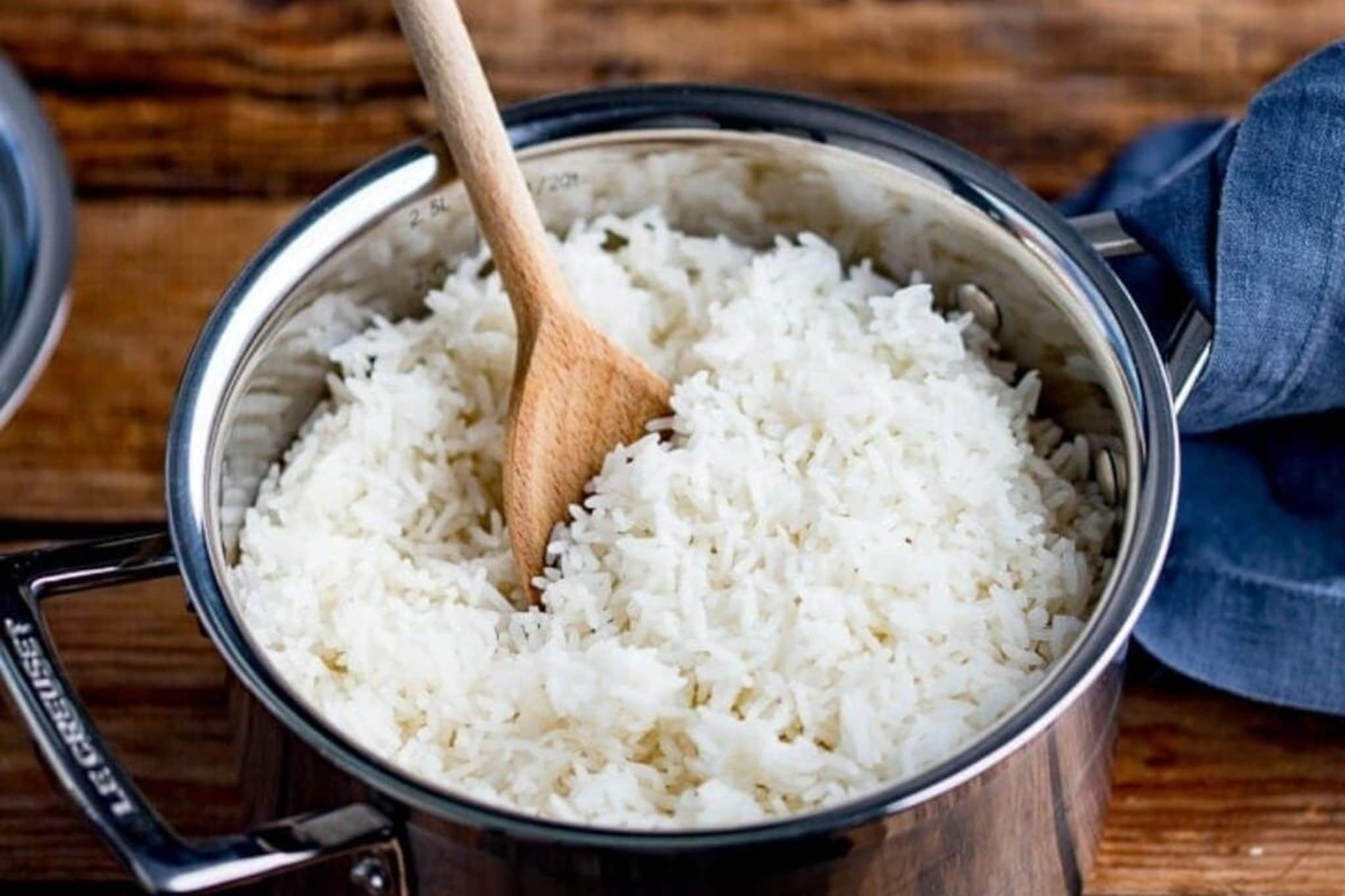 রাতে ভাত খেতেই হবে? না খেলেই মন আনচান? বড় ভুল করছেন না তো! জানুন সত্যিটা!