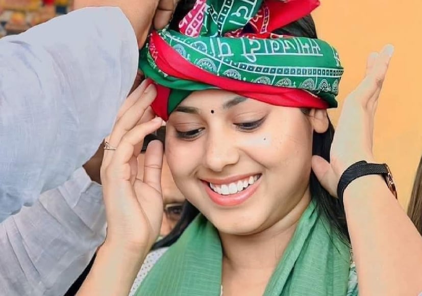 ২০২২ সালে বাবার নির্বাচনী প্রচারে ছিলেন প্রিয়া। তখনই তাঁকে প্রথমবার রাজনীতির আঙিনায় দেখা যায়। রিঙ্কু এবং প্রিয়া এক বছরের বেশি সময় ধরে একে অপরের সঙ্গে সময় কাটাচ্ছেন। এর পর দুই পরিবার নিজেদের মধ্যে কথা বলে এই সম্পর্ক এগিয়ে নিয়ে যাওয়ার কথা ভেবেছে।