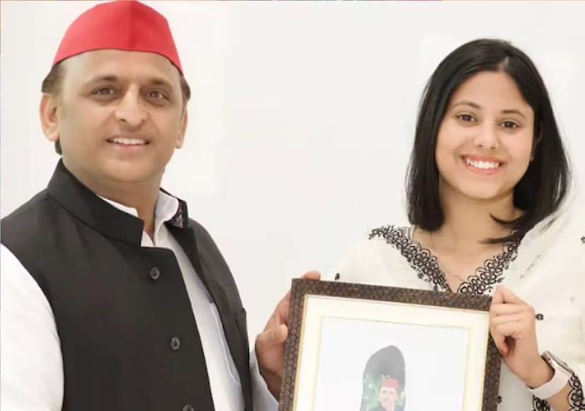 আইপিএল ও কেকেআর তাঁর জীবনটাই বদলে দিয়েছে। আইপিএলে দুরন্ত পারফর্ম করার পর জাতীয় দলেও সুযোগ পান তিনি। ভারতীয় দলের জার্সি গায়েও রিঙ্কু দুরন্ত পারফর্ম করেছেন। ওদিকে, ২০২৪ সালের লোকসভা নির্বাচনে উত্তরপ্রদেশের মছলিশহর কেন্দ্র থেকে জেতেন প্রিয়া। তাঁর বাবা তুফানি সরোজও রাজনীতিবিদ। তিনি উত্তরপ্রদেশের কেরাকাট বিধানসভা কেন্দ্র থেকে নির্বাচিত সমাজবাদী পার্টির বিধায়ক।