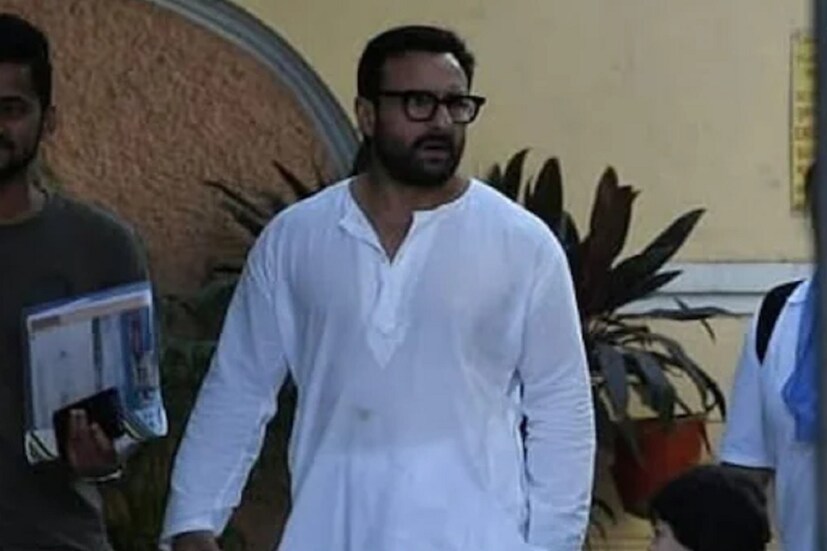 ফ্রি প্রেস জার্নালে প্রকাশিত একটি রিপোর্ট থেকে জানা যাচ্ছে যে, হামলার পর সইফ আলি খানের শরীরে থাকা ক্ষতর বিষয়ে কথা বলেছেন ফরেন্সিক বিশেষজ্ঞ দীনেশ রাও। একটি খবরের চ্যানেলের কাছে তিনি বলেন যে, লীলাবতী হাসপাতালের মেডিকো-লিগ্যাল রিপোর্ট (এমএলসি) থেকে যা জানা গিয়েছে, তা থেকে স্পষ্ট যে, এই ক্ষত ছুরির আঘাতে হতে পারে না। তিনি এ-ও দাবি করেন যে, ডা. ভার্গবী পাটিলের স্বাক্ষর করা রিপোর্টে যে ক্ষতর কথা উল্লেখ করা হয়েছে, তা শুধুমাত্র হতে পারে ভোঁতা অস্ত্রের কারণেই। 