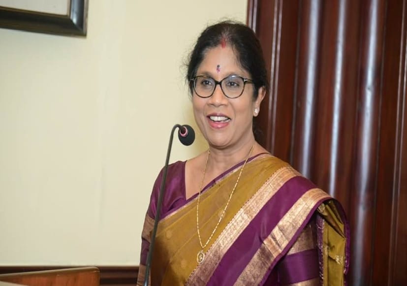 মন্ত্রী পরিসংখ্যান দিয়ে আরও জানান এই বিপুল সংখ্যক মানুষের জন্যে রাজ্যের অর্থ ব্যয় হয়েছে ৪৮ হাজার ৪৮৯.৭২ কোটি টাকা। ৬ লক্ষ ৮২ হাজার ৮৫৫ জন বার্ধক্য ভাতা (পেনশন) দেওয়া হচ্ছে। একইসঙ্গে মন্ত্রী শশী পাঁজা বলেন, 
