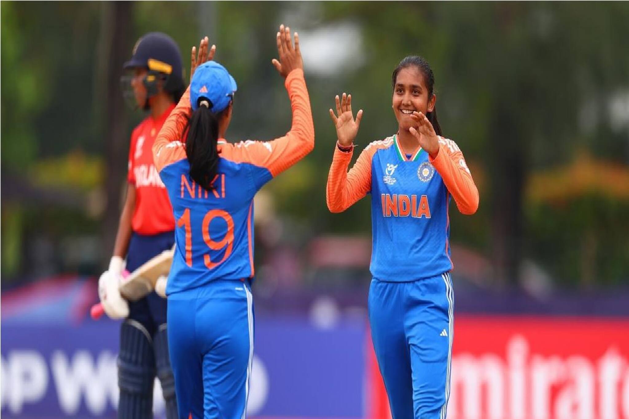 ভারতের মেয়েরা ইংল্যান্ডের সিংহ বিক্রমে ঢালল জল,সেমিফাইনালে পুঁতে দিয়ে পেল ফাইনালের টিকিট