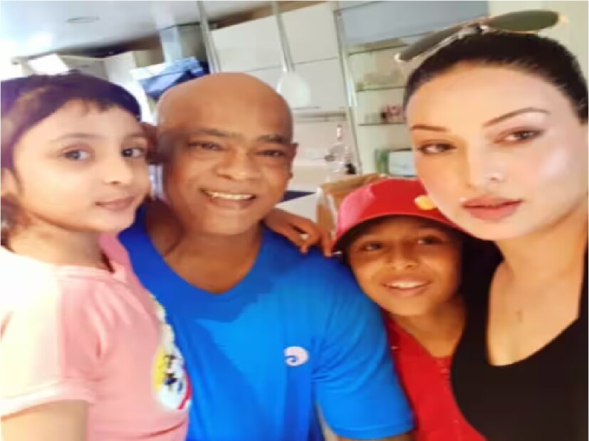 প্রতিভা ছিল তাঁর। এমনকী সুযোগও পেয়েছিলেন। তবে কাজে লাগাতে পারেননি। ধীরে ধীরে তিনি ডুবে যান মদের নেশায়। এর পর আর জীবনের মূল স্রোতে ফিরতে পারেননি। বিনোদ কাম্বলিকে প্রতিভাবান ক্রিকেটার বলেই মনে করতেন অনেকে। ভারতীয় ক্রিকেটের বিস্মৃত প্রতিভা হয়ে রইলেন তিনি।