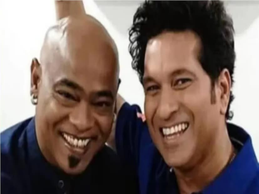 কাম্বলি গত মাসে তাঁর শৈশবের বন্ধু  সচিন তেন্ডুলকরের সঙ্গে আইকনিক শিবাজি পার্কে কিংবদন্তি ক্রিকেট কোচ রমাকান্ত আচরেকারের একটি স্মারক উন্মোচন করার সময় সকলের নজর কেড়েছিলেন। তবে সে সময়ে কাম্বলির স্বাস্থ্য ভাল ছিল না, একাধিক প্রাক্তন ক্রিকেটার কাম্বলির স্বাস্থ্য নিয়ে তাঁদের উদ্বেগ প্রকাশ করেছিলেন। তার পরই একাধিক শারীরিক সমস্যা নিয়ে কাম্বলি হাসপাতালে ভর্তি হন।