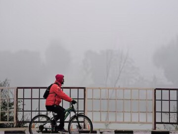 বিদায়বেলায় শীতের পিছুটান, জাঁকিয়ে শীত আর পড়বে? বৃষ্টির পূর্বাভাস ৩ জেলায়, আবহাওয়ার আপডেট বিদায়বেলায় শীতের পিছুটান, জাঁকিয়ে শীত আর পড়বে? বৃষ্টির পূর্বাভাস ৩ জেলায়, আবহাওয়ার আপডেট